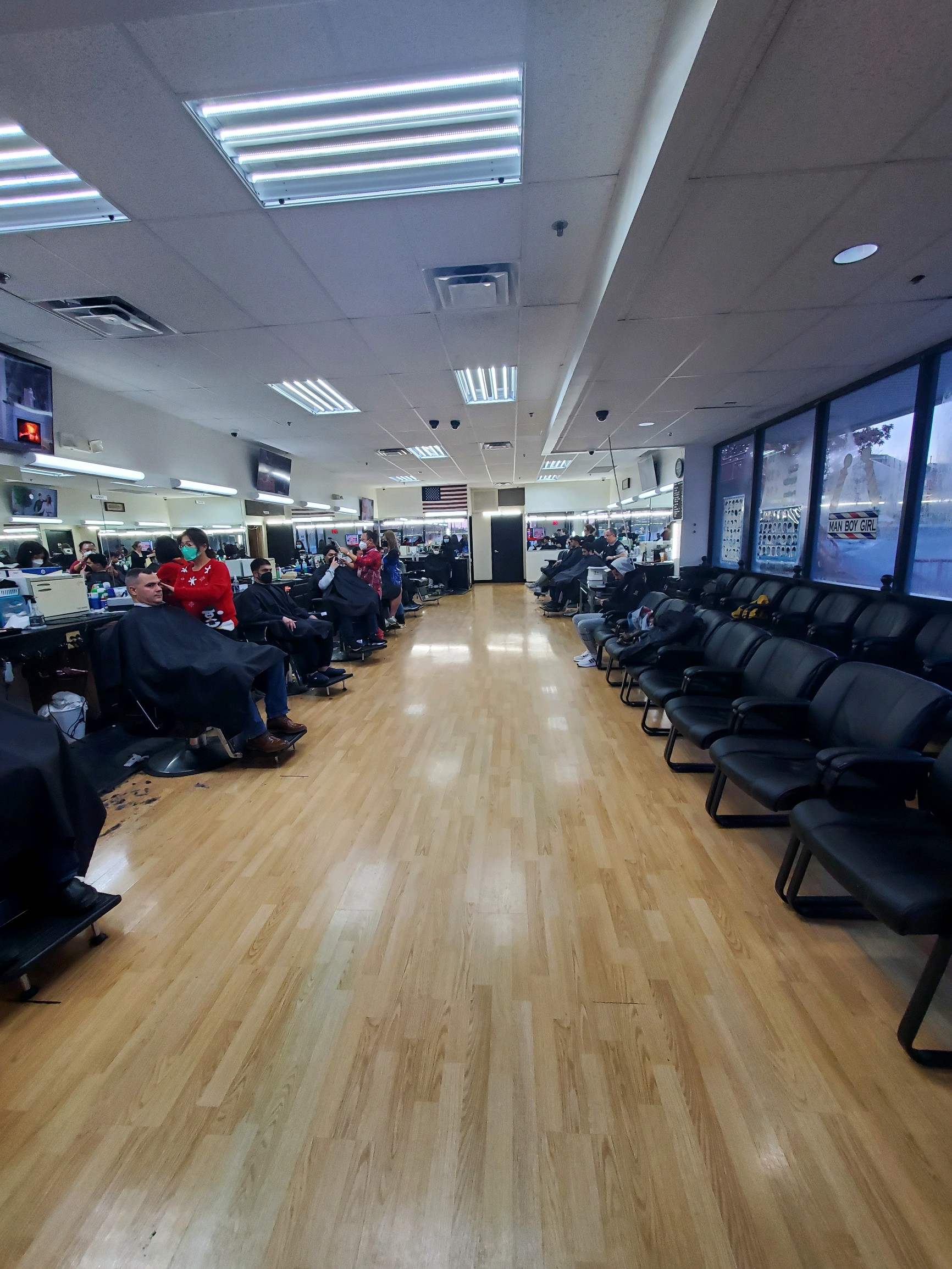  Inside the Barbershop2 
